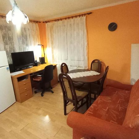 Hannah - Relax Dom Pod Orechom Apartman2 Travnica Exterior photo