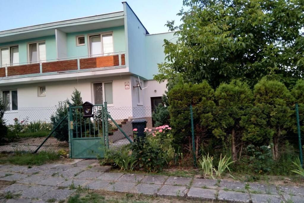 Hannah - Relax Dom Pod Orechom Apartman2 Travnica Exterior photo
