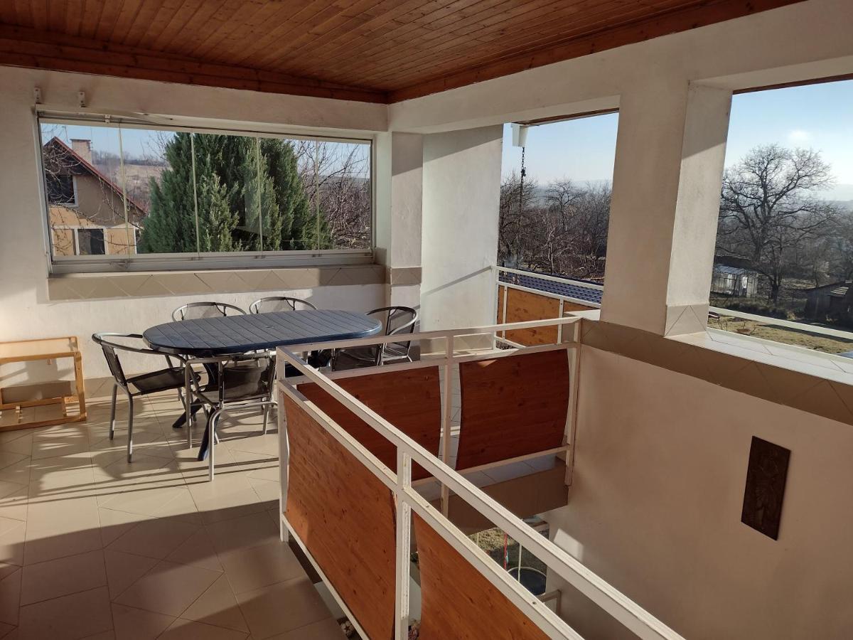 Hannah - Relax Dom Pod Orechom Apartman2 Travnica Exterior photo